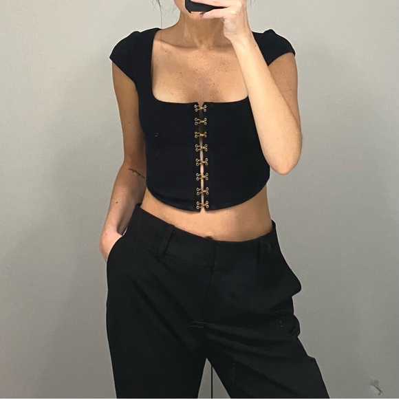 Are You Am I Zinha Crop Corset Tee Top in Black - Picture 2 of 11